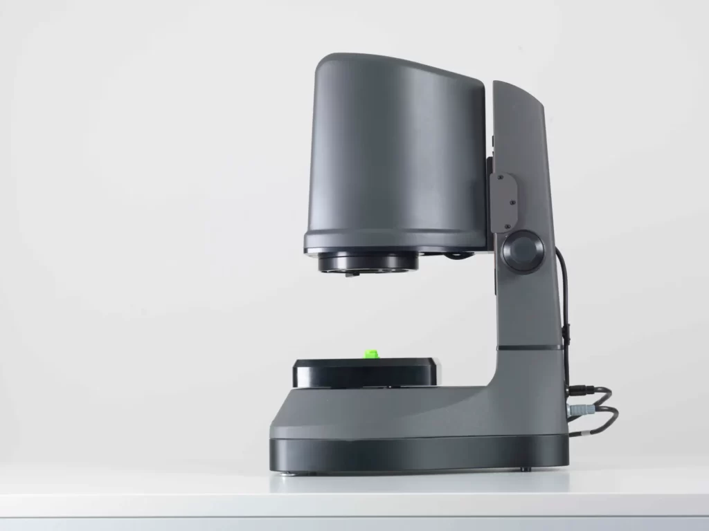 Digital measuring microscope to ensure precision engineering